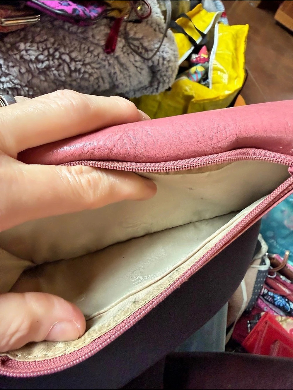 Fossil Pink Wallet - Picture 5 of 5